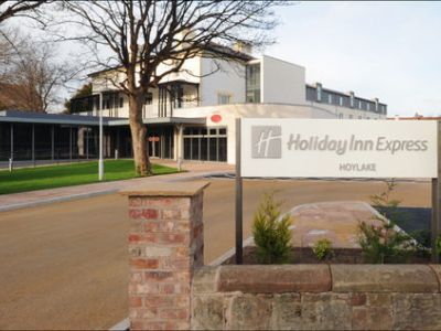 Holiday Inn Express Liverpool Hoylake, An Ihg Hotel Bagian luar foto